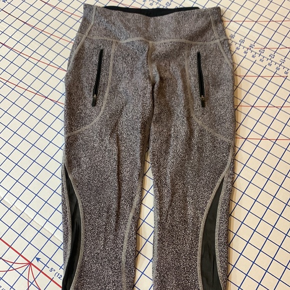 Lulu lemon pants small - Picture 5 of 5